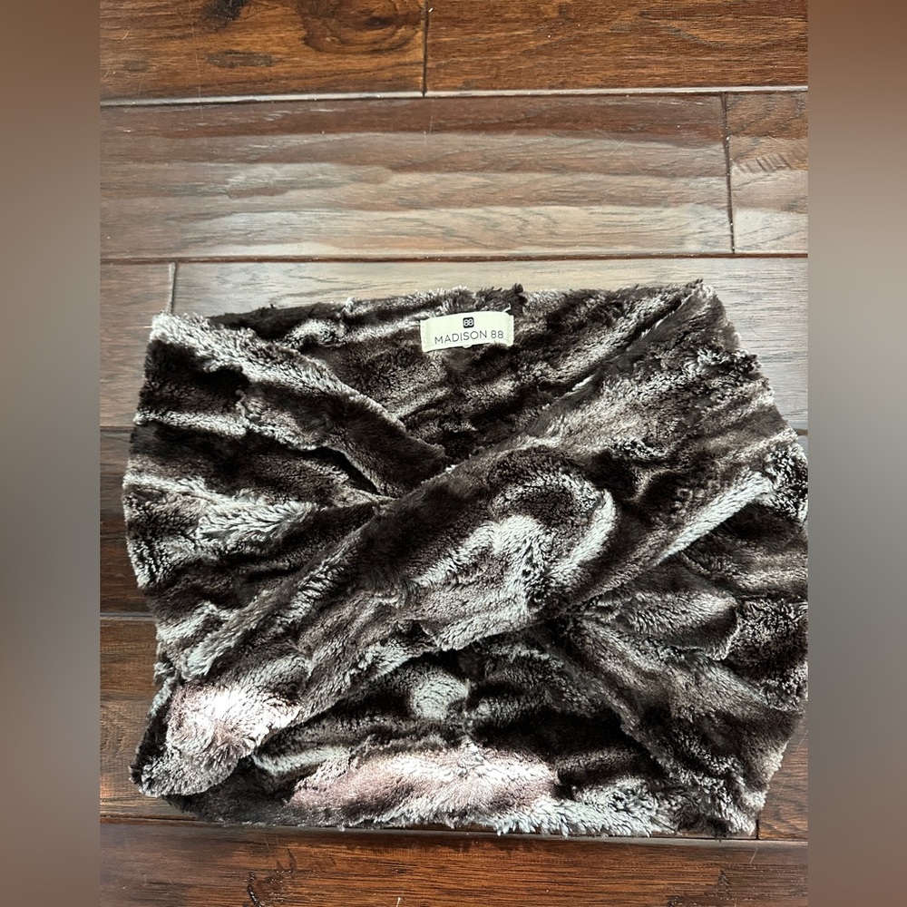 Faux fur scarf